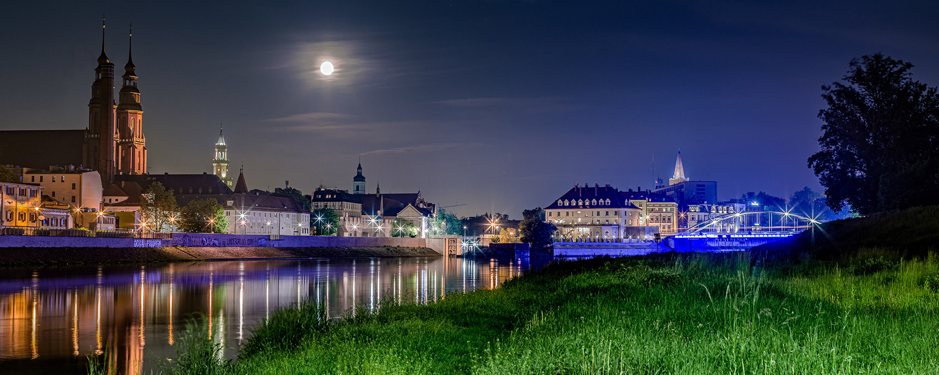 Opole - panorama miasta nocą